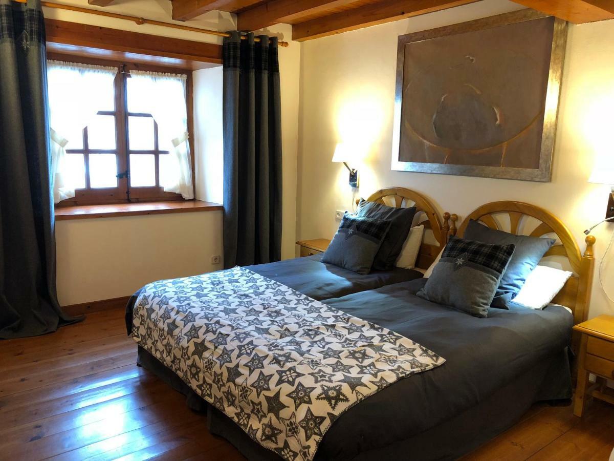 Casa De Piedra Con Encanto En El Bonito Pueblo De Bagergue 外观 照片