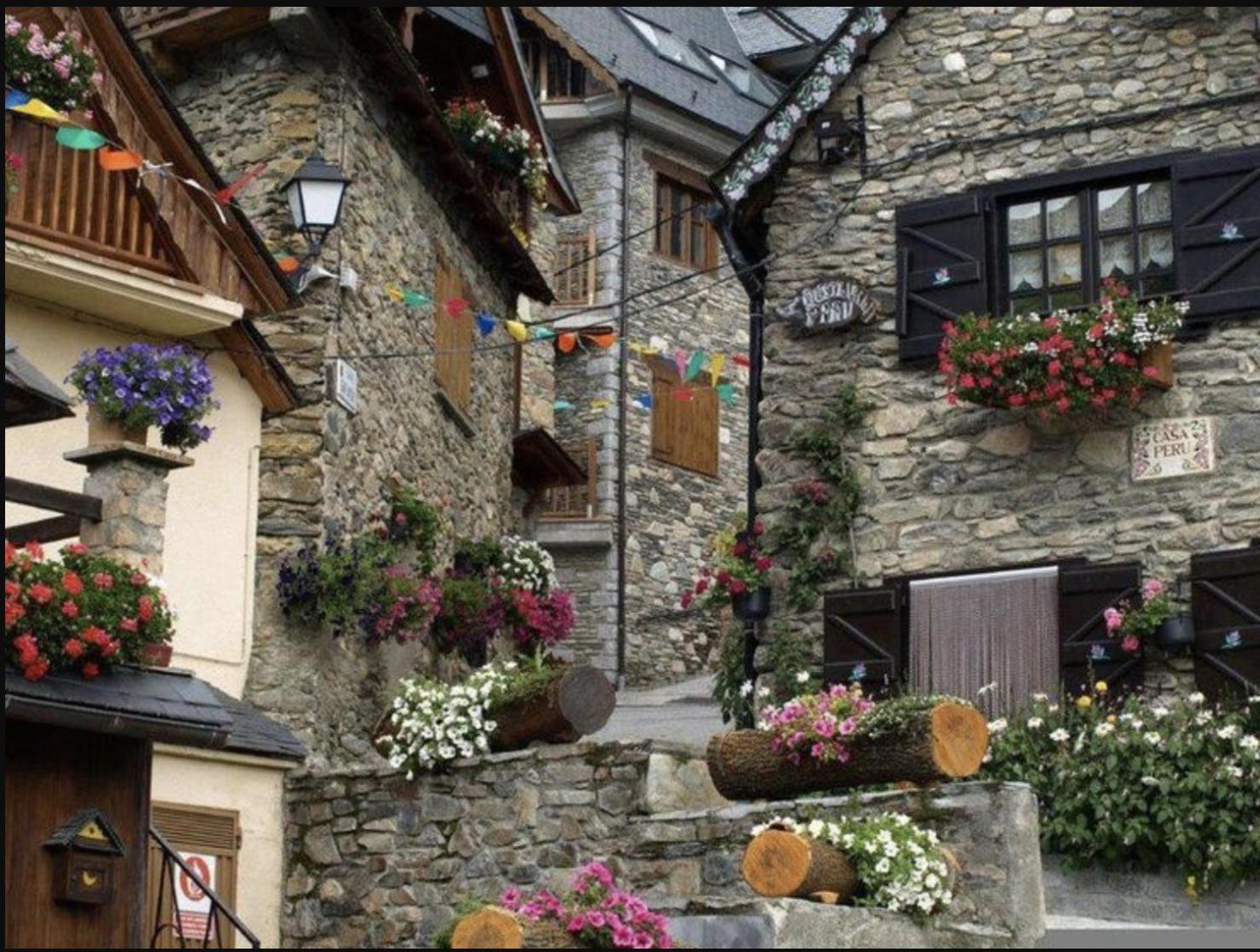 Casa De Piedra Con Encanto En El Bonito Pueblo De Bagergue 外观 照片